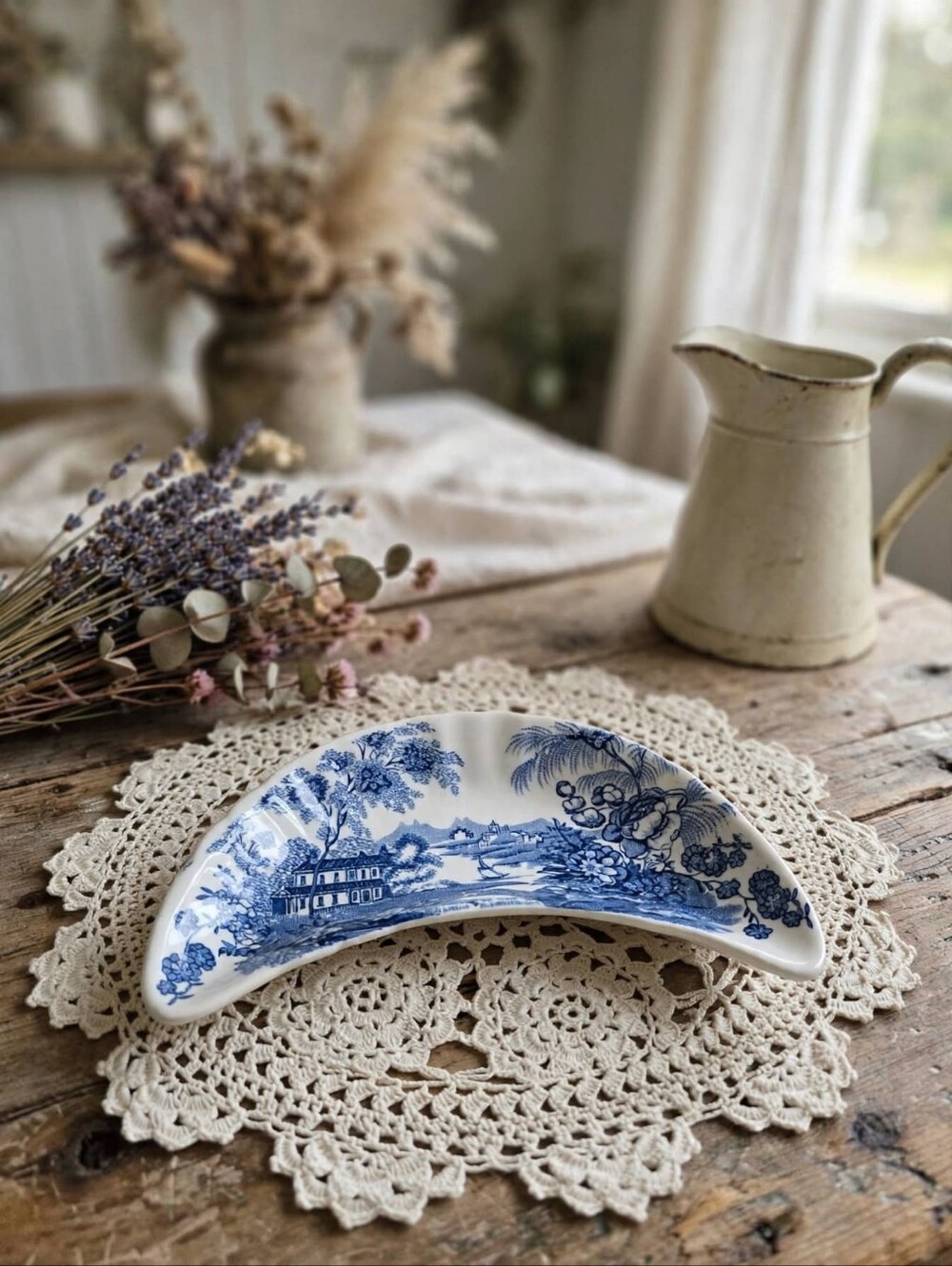 Vintage Royal Staffordshire Clarice Cliff Tonquin Blue Crescent Bone Dish